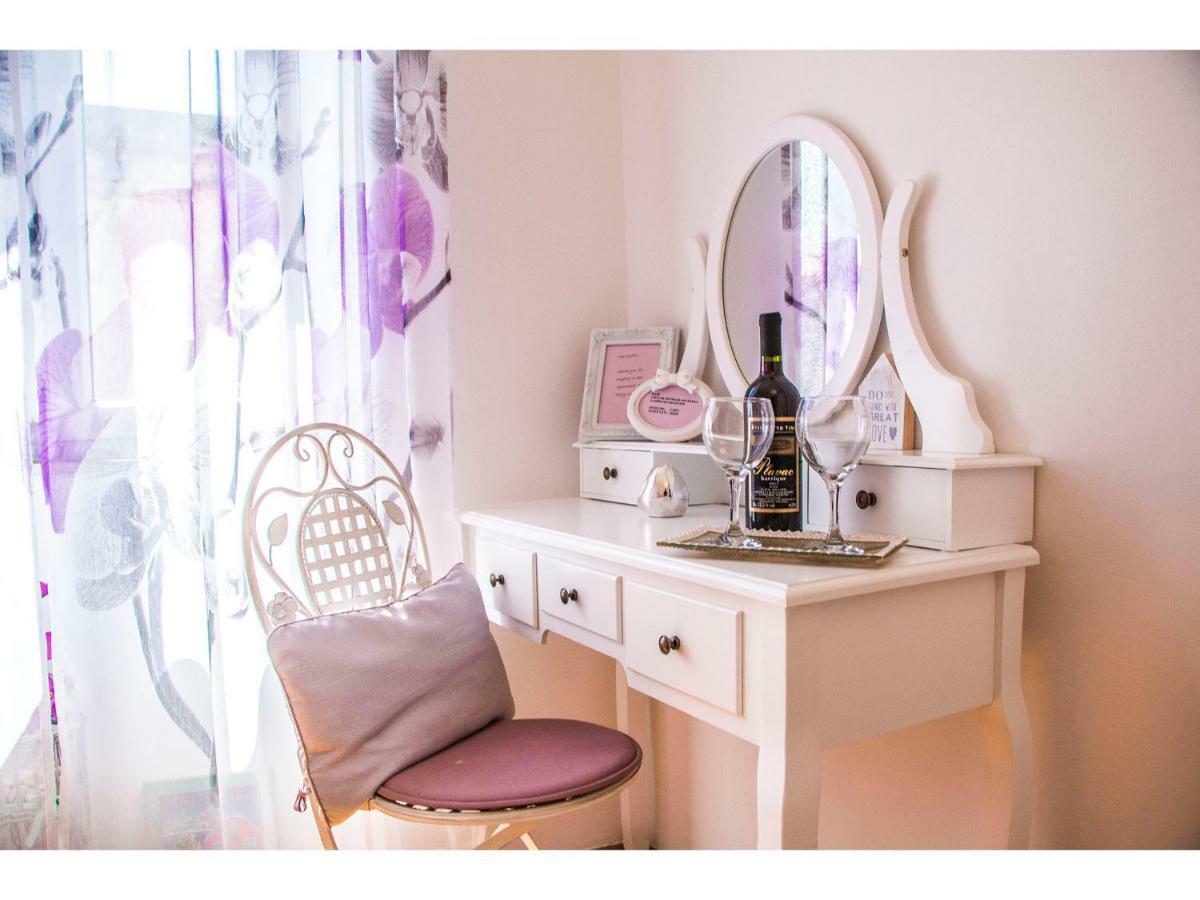 Double A Split Apartment ภายนอก รูปภาพ