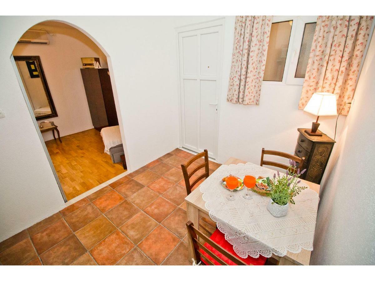Double A Split Apartment ภายนอก รูปภาพ
