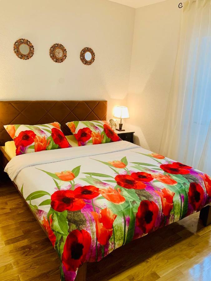 Double A Split Apartment ภายนอก รูปภาพ