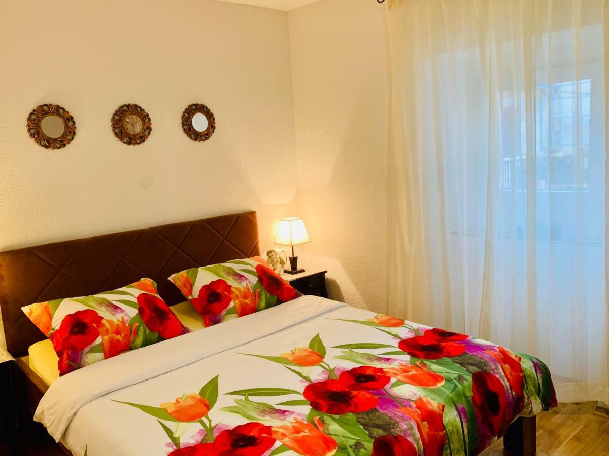 Double A Split Apartment ภายนอก รูปภาพ