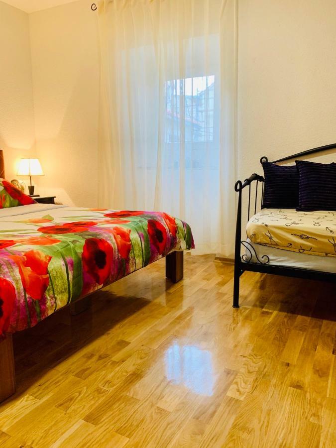 Double A Split Apartment ภายนอก รูปภาพ