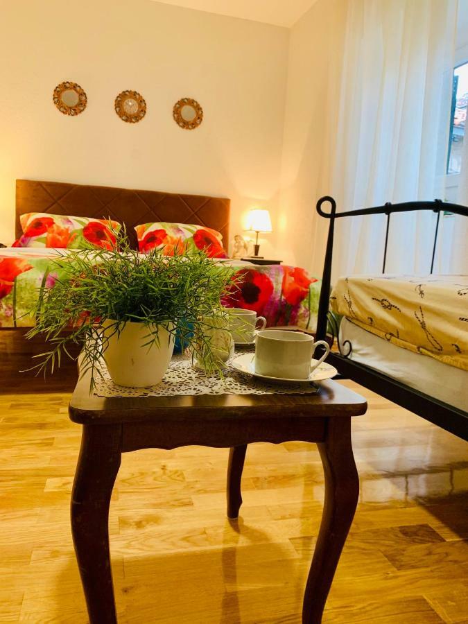 Double A Split Apartment ภายนอก รูปภาพ