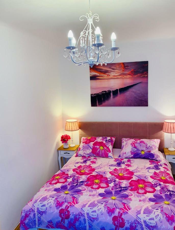 Double A Split Apartment ภายนอก รูปภาพ