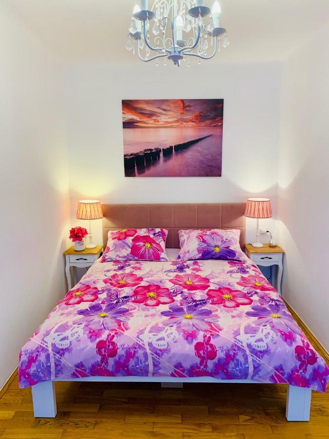 Double A Split Apartment ภายนอก รูปภาพ