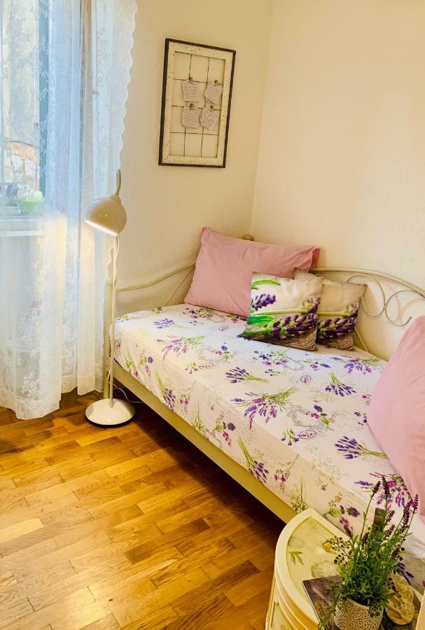 Double A Split Apartment ภายนอก รูปภาพ