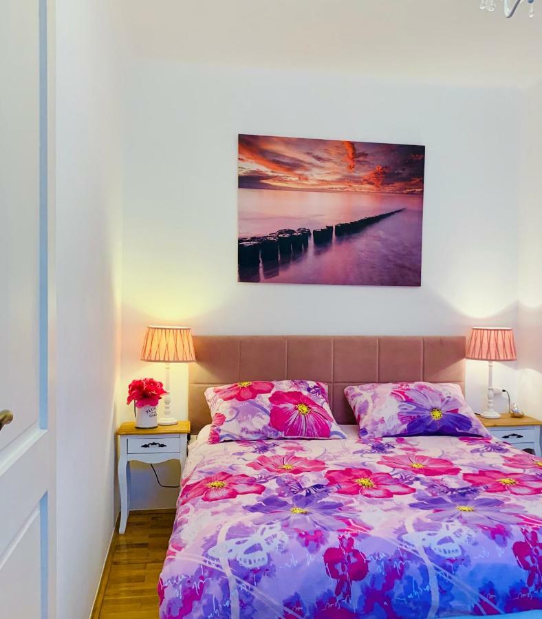 Double A Split Apartment ภายนอก รูปภาพ