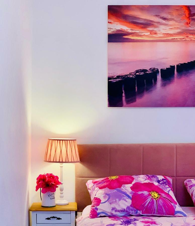 Double A Split Apartment ภายนอก รูปภาพ