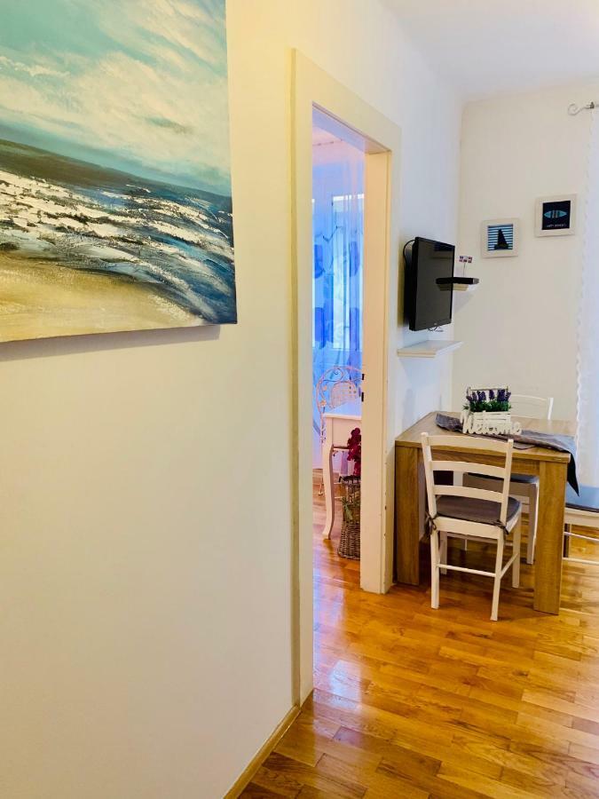 Double A Split Apartment ภายนอก รูปภาพ