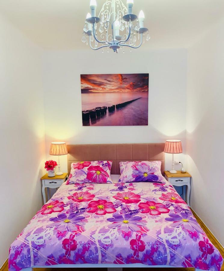 Double A Split Apartment ภายนอก รูปภาพ