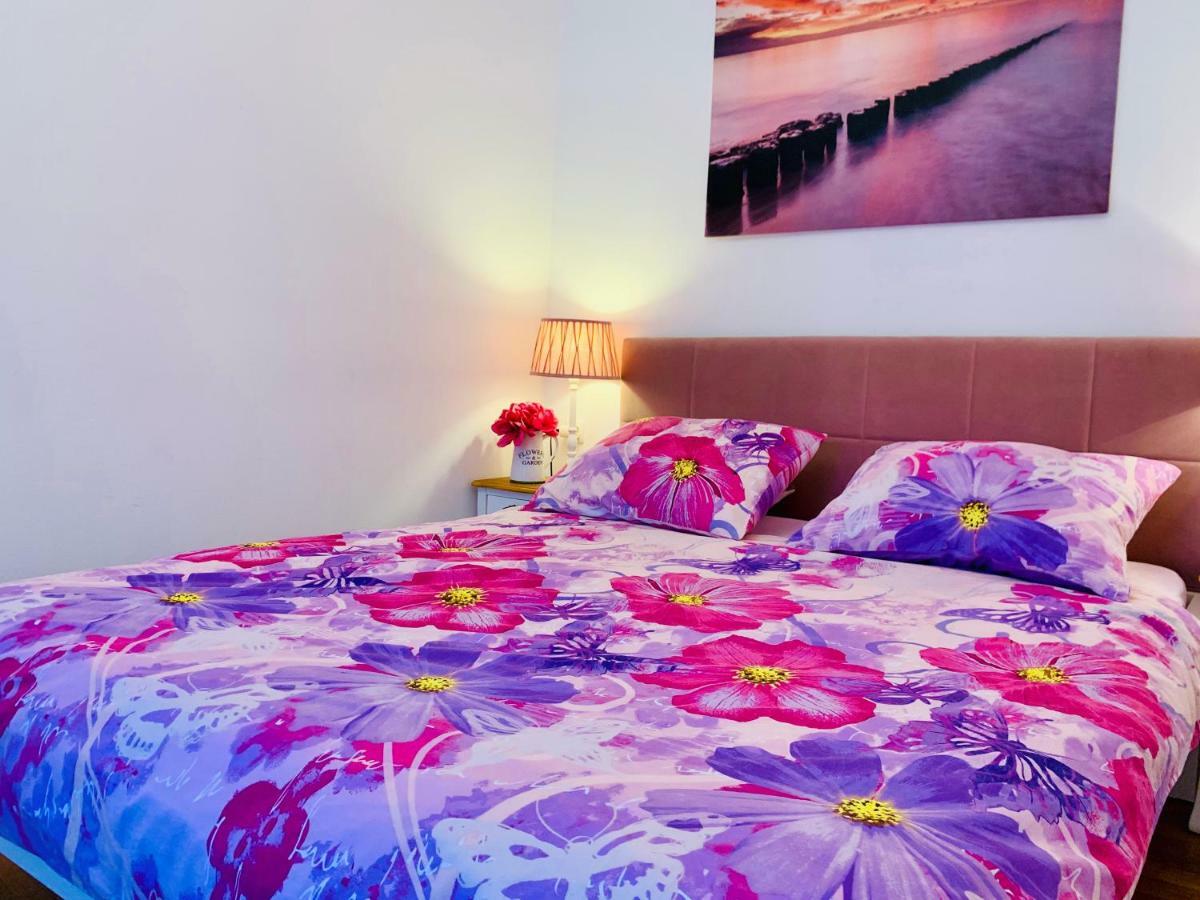 Double A Split Apartment ภายนอก รูปภาพ